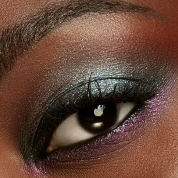 Makeup - Picture 4 of 5